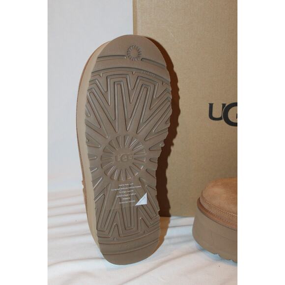 NIB UGG Women's Neumel Platform Chelsea Suede Platform Mini Boots Chestnut - Picture 9 of 9